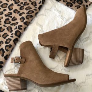 Lucky Brand 10 Tan Nubuck Peep Toe Booties 10